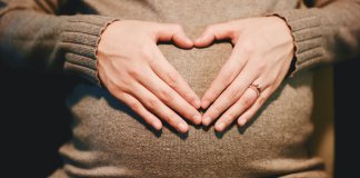 Tips on How to Accept & Love your Postpartum Body.