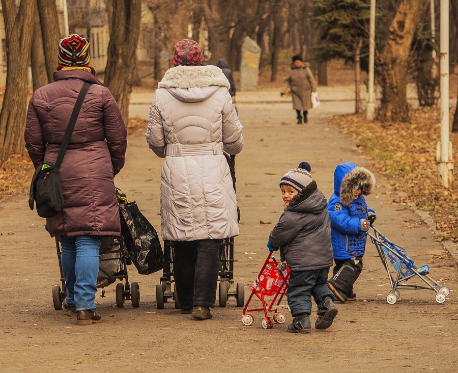 Best Triplet Strollers Reviewed & Rated in 2024