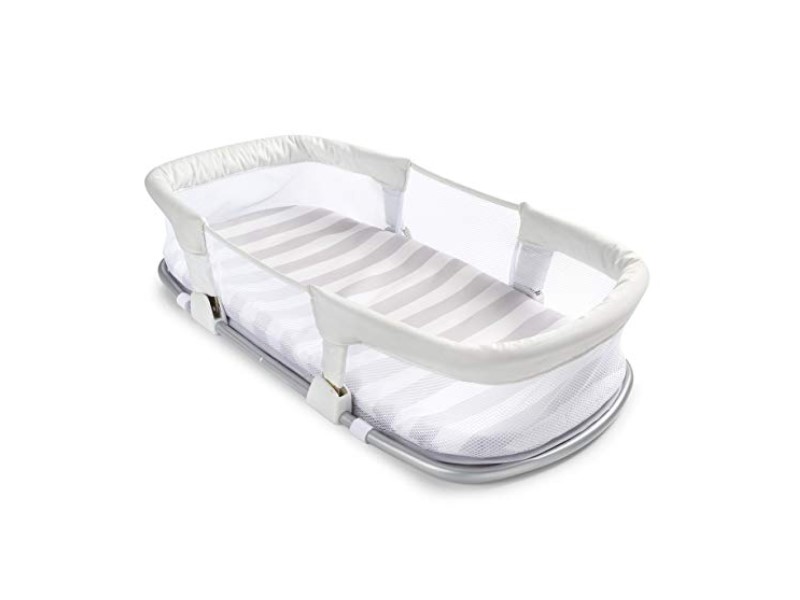 The SwaddleMe By Your Side Sleeper has a sturdy construction & a comfortable mattress.