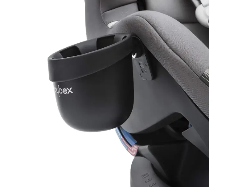 The CYBEX Sirona M SensorSafe 2.0 features a cup holder.