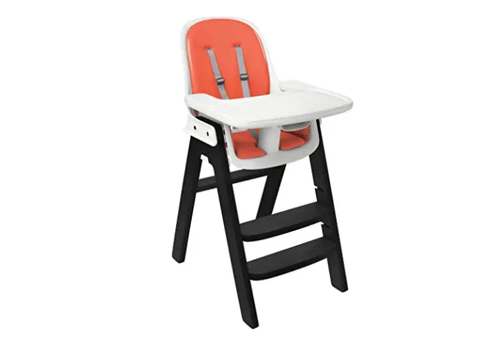 The OXO Tot Sprout High Chair features a 5 point harness.