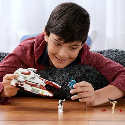 LEGO star wars republic fighter tank play