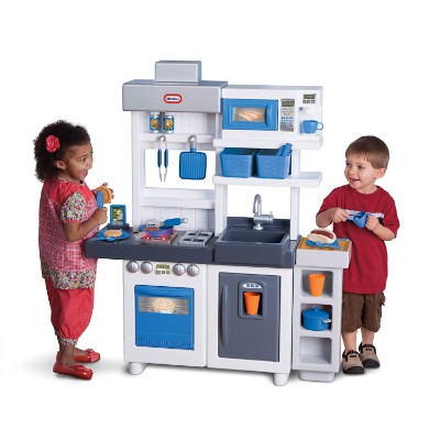 little tikes ultimate cook play kitchen for kids and toddlers playtime