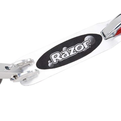 razor A5 lux kick kids scooter bottom