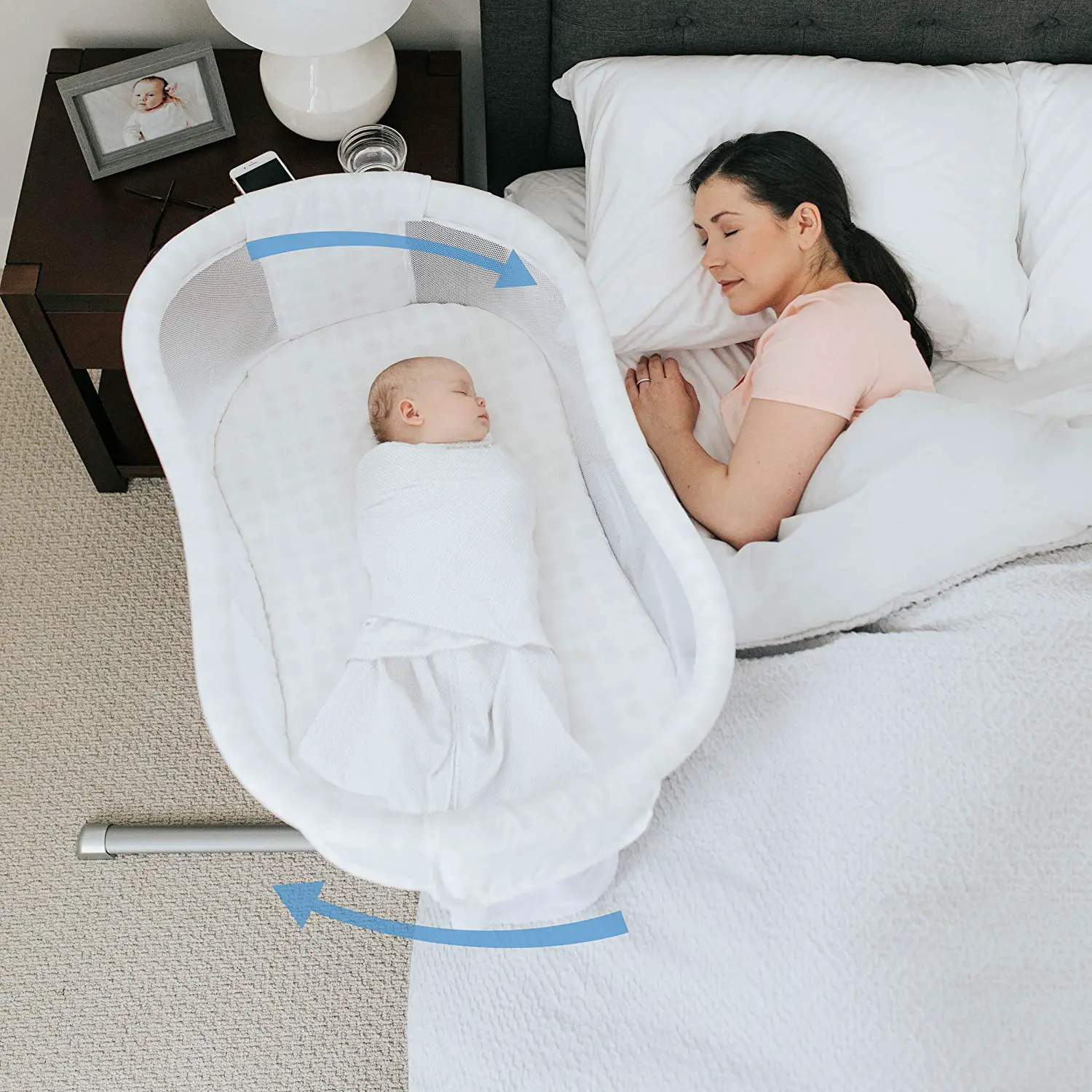 The HALO Bassinest Swivel Sleeper has a 100% polyester sheet.