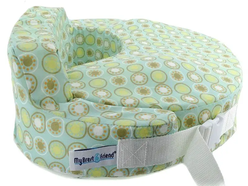 The My Brest Friend Pillow has an ergonomic design that allows for easier feeding.