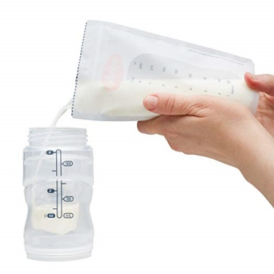 Unimom Zip-Top Leak Proof Breast Milk Storage Bag ease of use