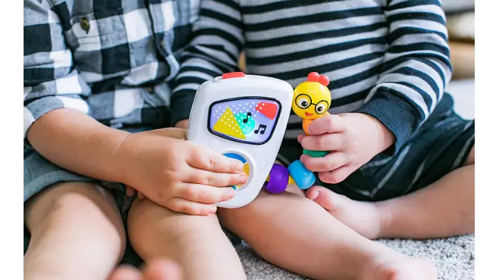 The Baby Einstein Take Along Tunes stimulates social play.