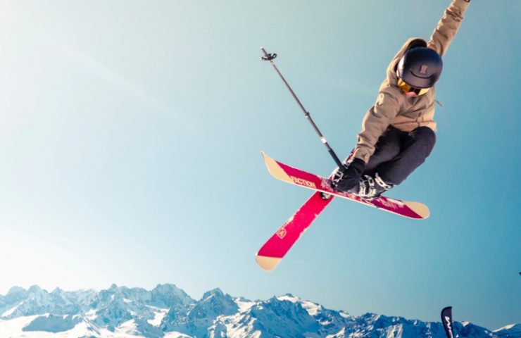 Read about all the amazing benefits of skiing for kids.