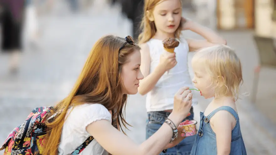 How to Find a Babysitter that’s Right for Your Child How to Find a Babysitter that's Right for Your Child