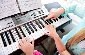 10 Best Kids Pianos and Keyboards Reviewed in 2024