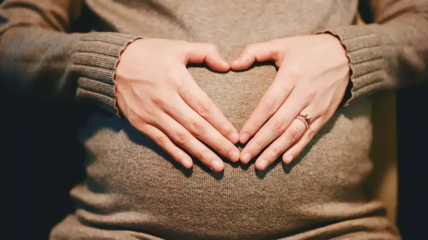 Tips on How to Accept & Love your Postpartum Body.