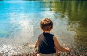 6 Ways to Keep your Baby Safe on the Beach