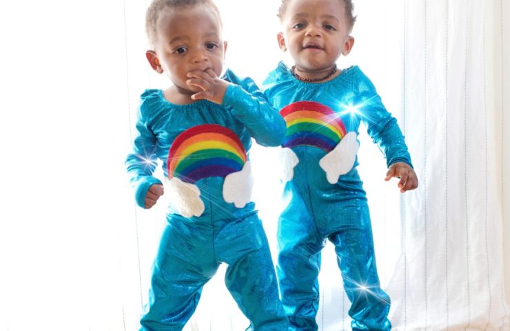 Read on to find out if you should dress your twins identically.