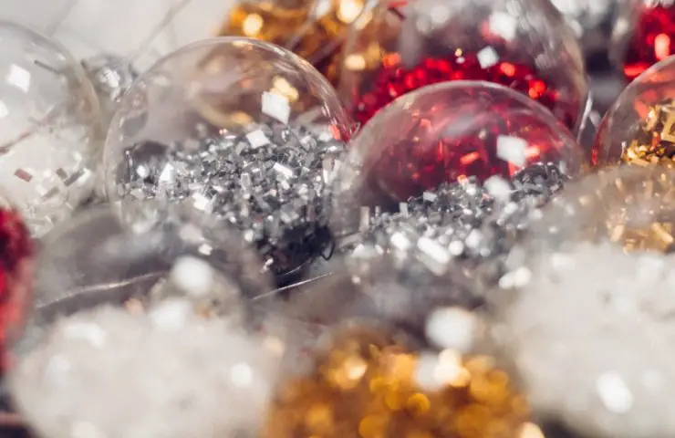 Let your little ones help around the house with our list of the 7 christmas activities for preschoolers.