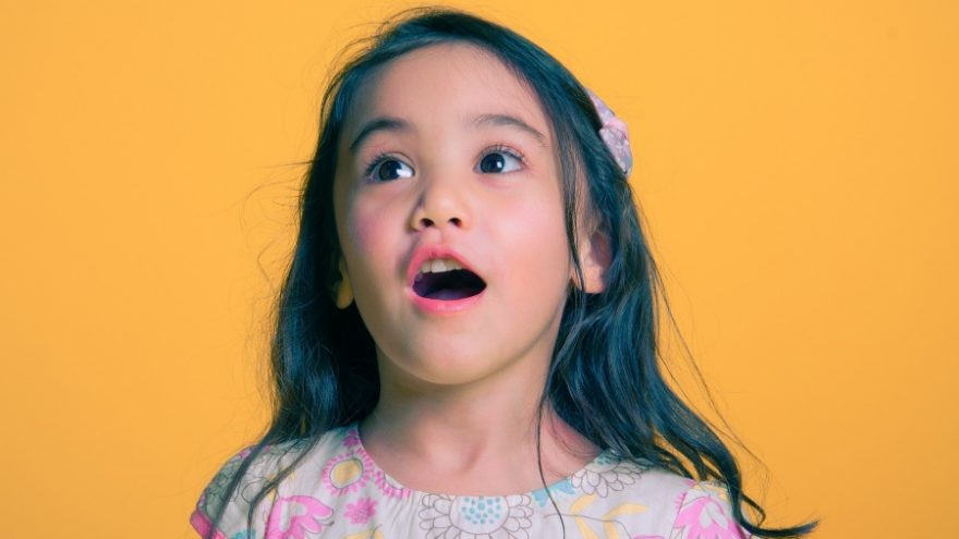 Parents, do you know when is the right age for a kid to start with singing lessons? Read all about it here on Borncute.