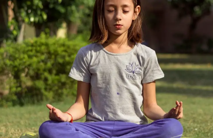 On this page you can read about the benefits of practicing yoga in schools.