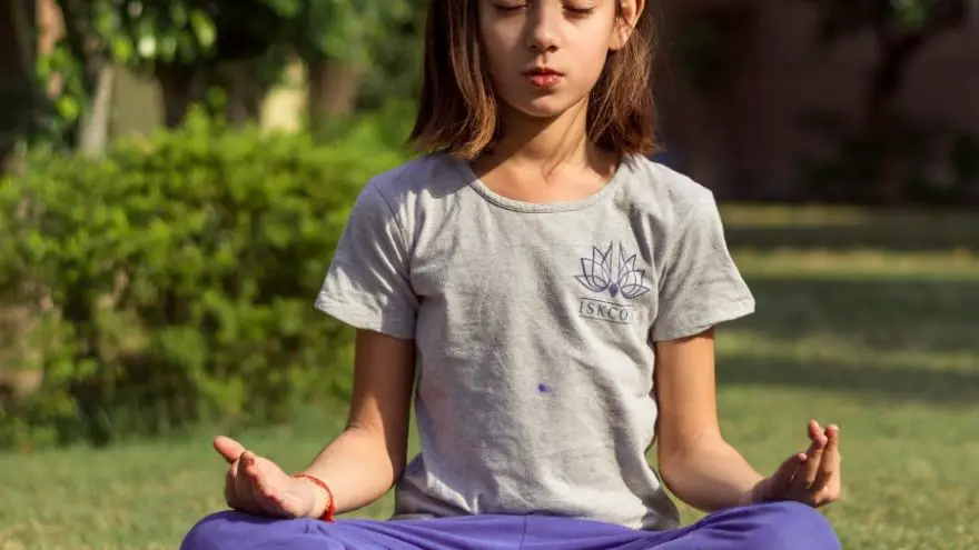 On this page you can read about the benefits of practicing yoga in schools.