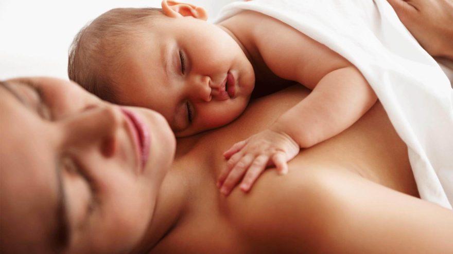 How Skin to Skin Contact is Beneficial for Infants How Skin to Skin Contact is Beneficial for Infants