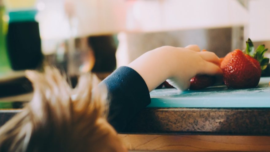 How to Spot Compulsive Lying in Children Here are some ways on how to spot compulsive lying in your children.