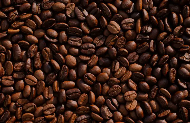 Read about the effects of caffeine consumption in kids and teenagers.