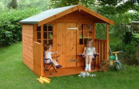 19 Best Outdoor Playhouses For Toddlers & Kids in 2024