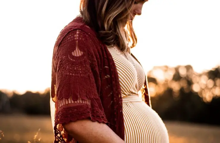 Read about the different breathing exercises pregnant women can do to help them stay healthy and relaxed.
