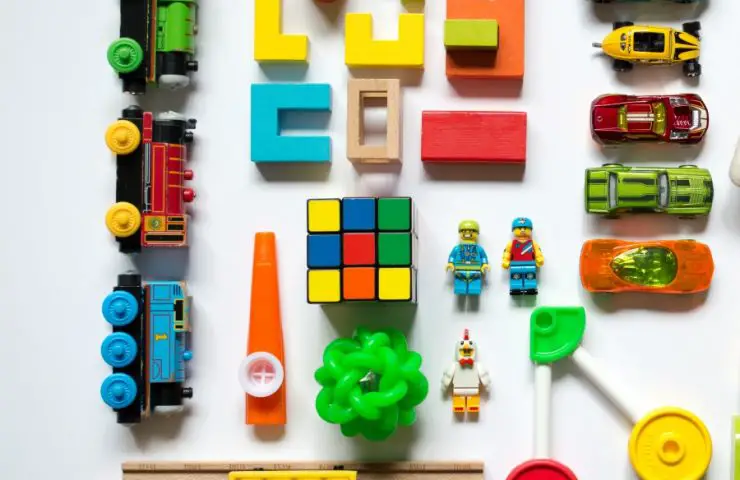 Here you can read about the reasons kids need gender-neutral toys.