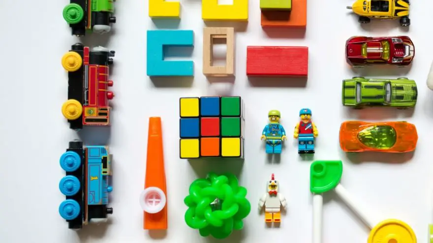 Here you can read about the reasons kids need gender-neutral toys.